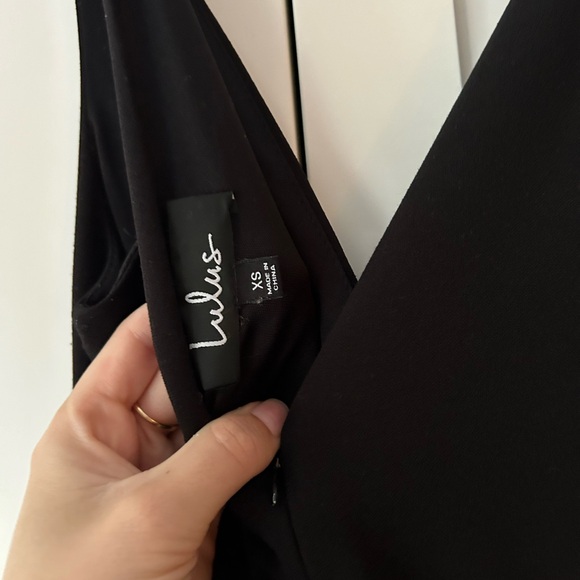 Floor length curve hugging dress - Picture 2 of 4